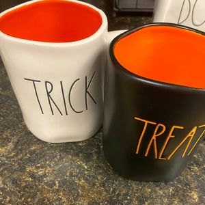 RAE DUNN ‘trick/treat’ mugs!